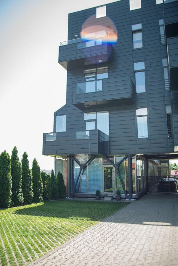 Steel Residence- Tesla Drive Experience 3*